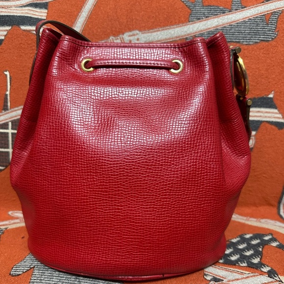 CHRISTIAN DIOR ❤️🌟VINTAGE RED LEATHER BUCKET BAG ⭐️ - Picture 2 of 12